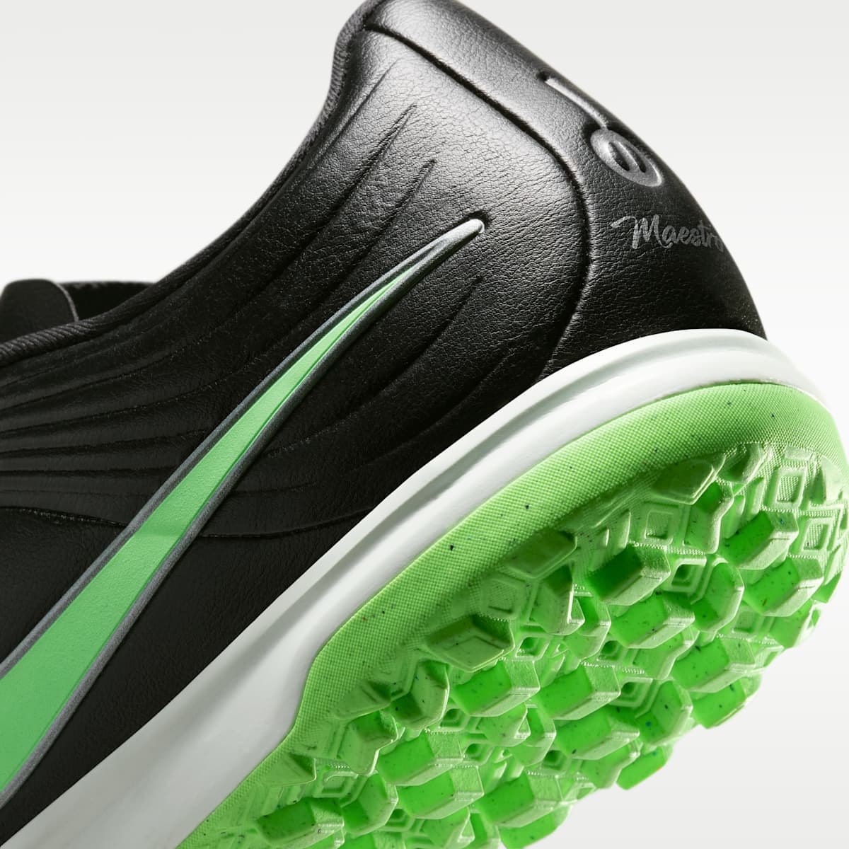 Women's Nike Tiempo Maestro Academy Turf Low-Top Soccer Shoes - Black/Black/Illusion Green