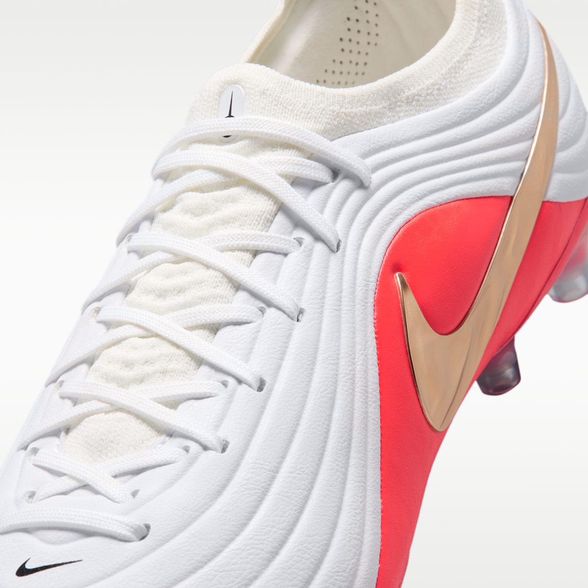 Women's Nike Tiempo Maestro Elite Artificial-Grass Low-Top Soccer Cleats - White/Bright Crimson/Blur