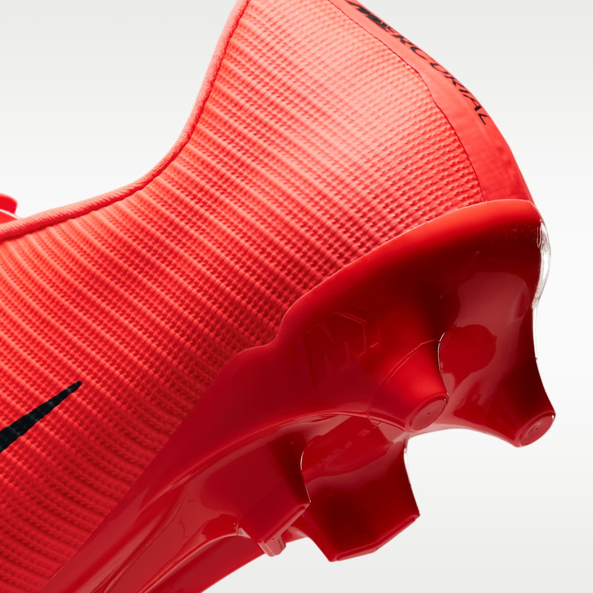 Women's Nike Mercurial Vapor 17 Academy Multi-Ground Low-Top Soccer Cleats - Bright Crimson/Blur