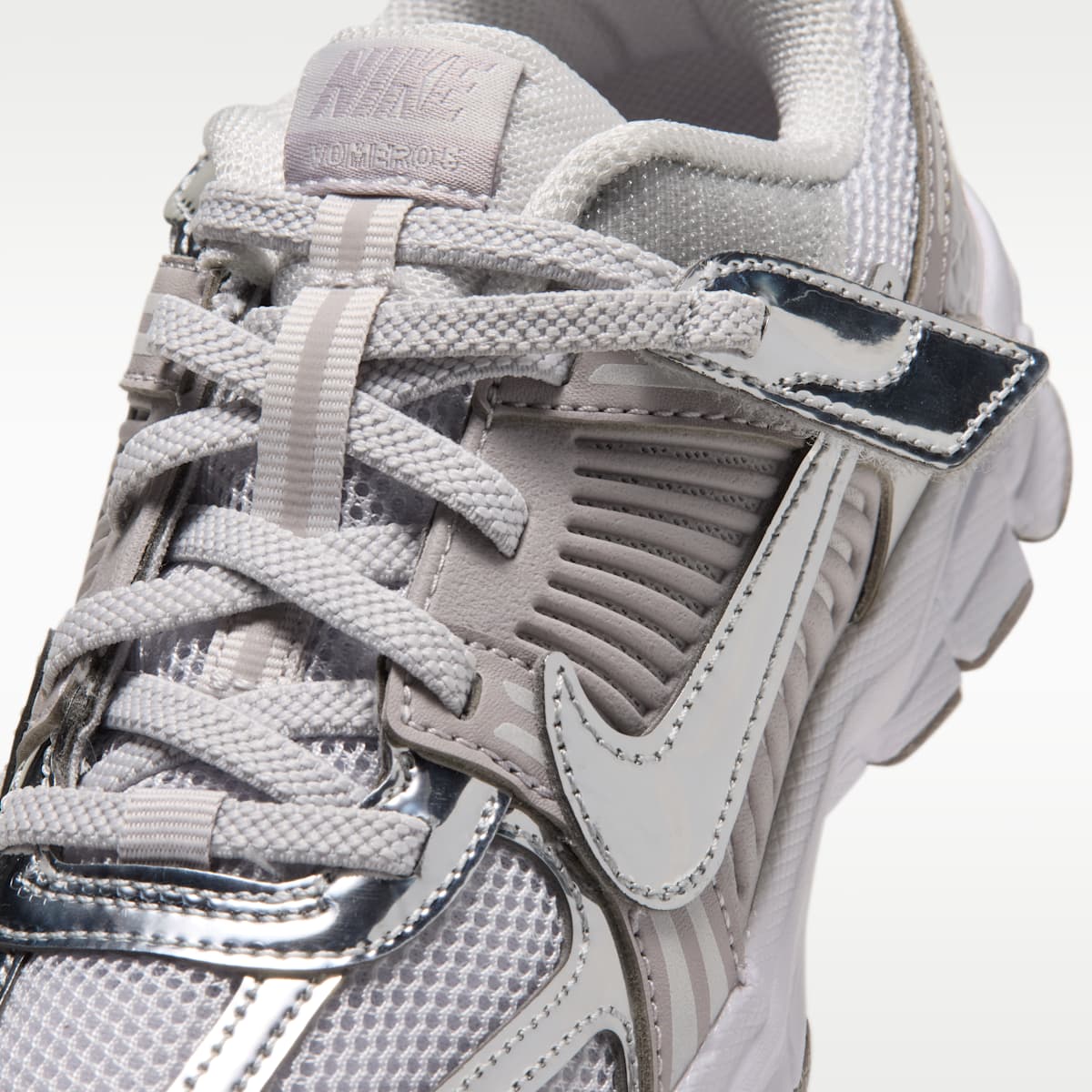 Nike Vomero 5 Little Kids' Shoes with Reflective Accents - Vast Grey/Silver Lilac/White/Metallic Silver