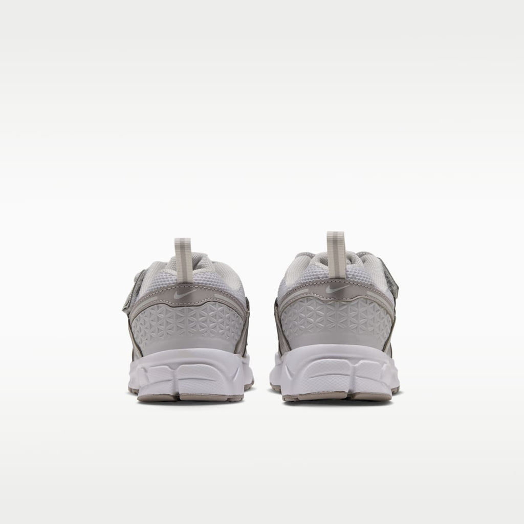 Nike Vomero 5 Little Kids' Shoes with Reflective Accents - Vast Grey/Silver Lilac/White/Metallic Silver