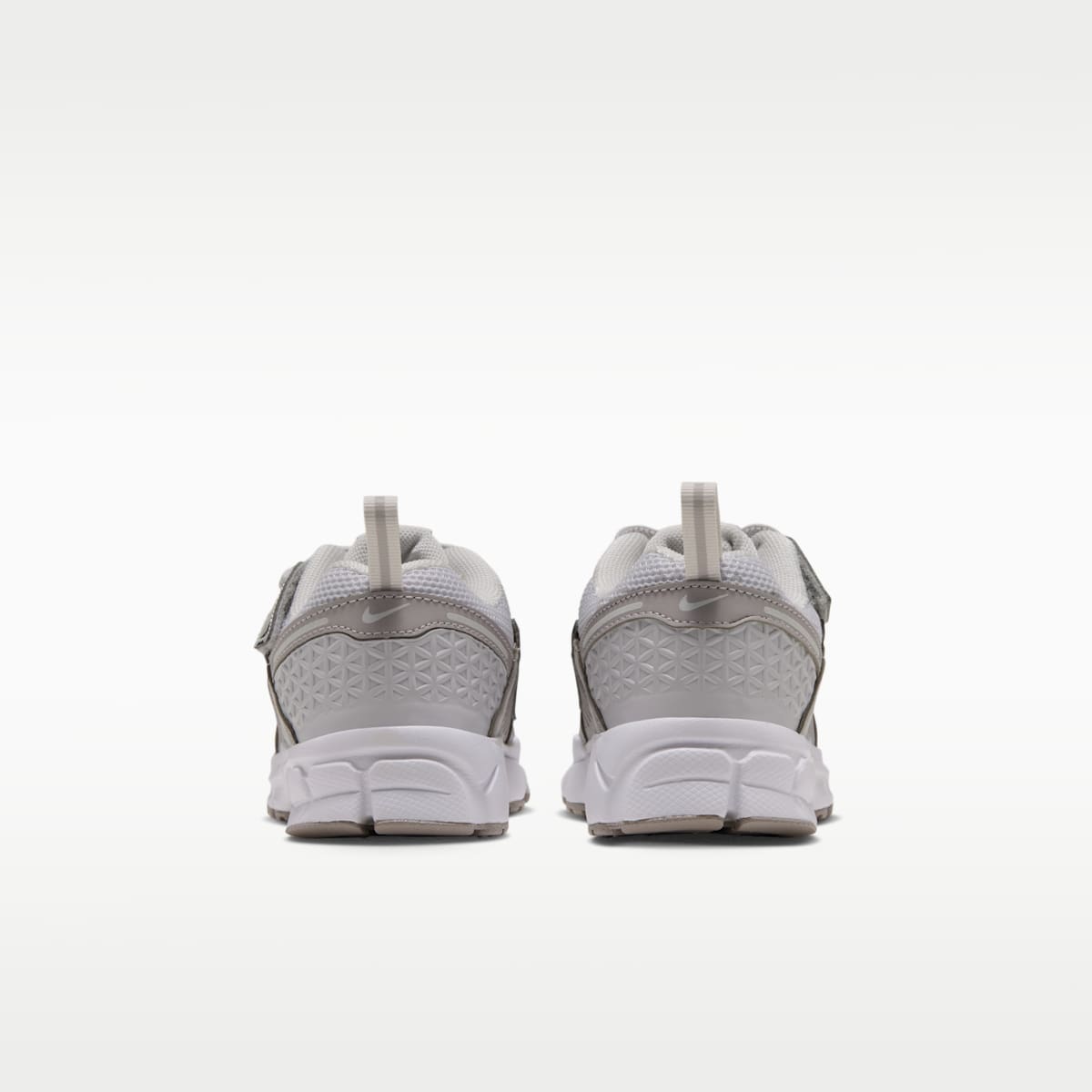 Nike Vomero 5 Little Kids' Shoes with Reflective Accents - Vast Grey/Silver Lilac/White/Metallic Silver