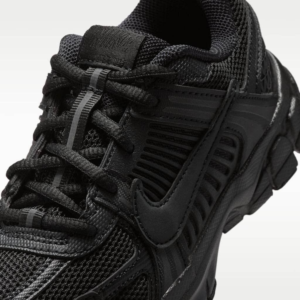 Nike Vomero 5 Little Kids' Shoes (Classic laces) - Black/Black