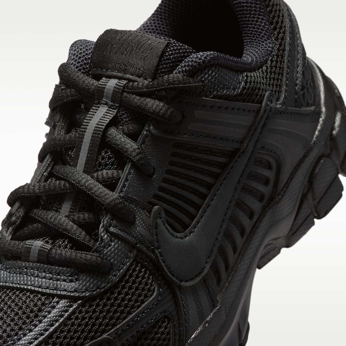 Nike Vomero 5 Little Kids' Shoes (Classic laces) - Black/Black