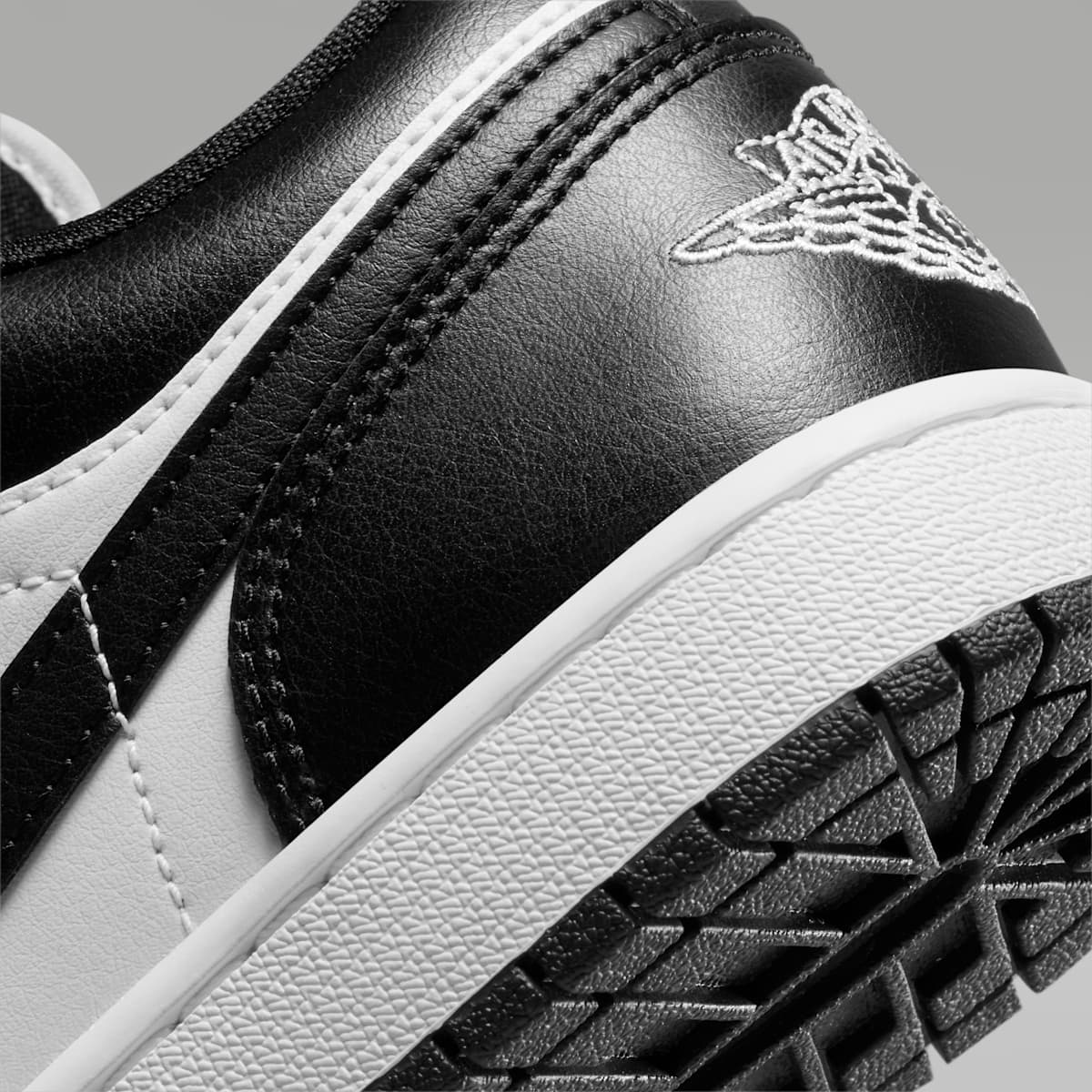Air Jordan 1 Low Women's Shoes - White/White/Black