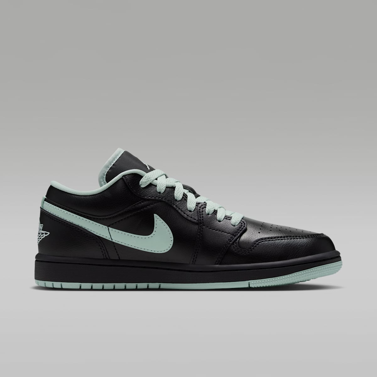 Air Jordan 1 Low Women's Shoes - Black/Pistachio Frost - Image 3