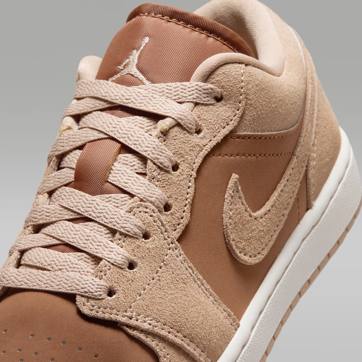 Air Jordan 1 Low Women's Shoes - Legend Medium Brown/Chalk/Light British Tan