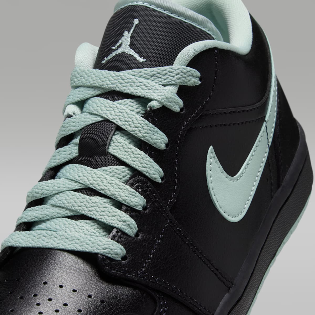 Air Jordan 1 Low Women's Shoes - Black/Pistachio Frost - Image 7