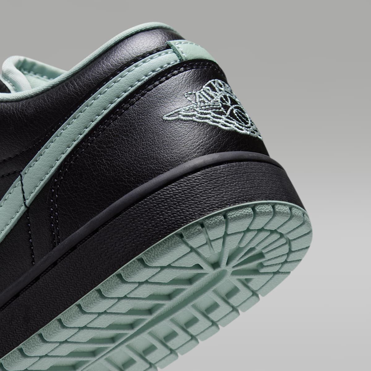 Air Jordan 1 Low Women's Shoes - Black/Pistachio Frost - Image 8
