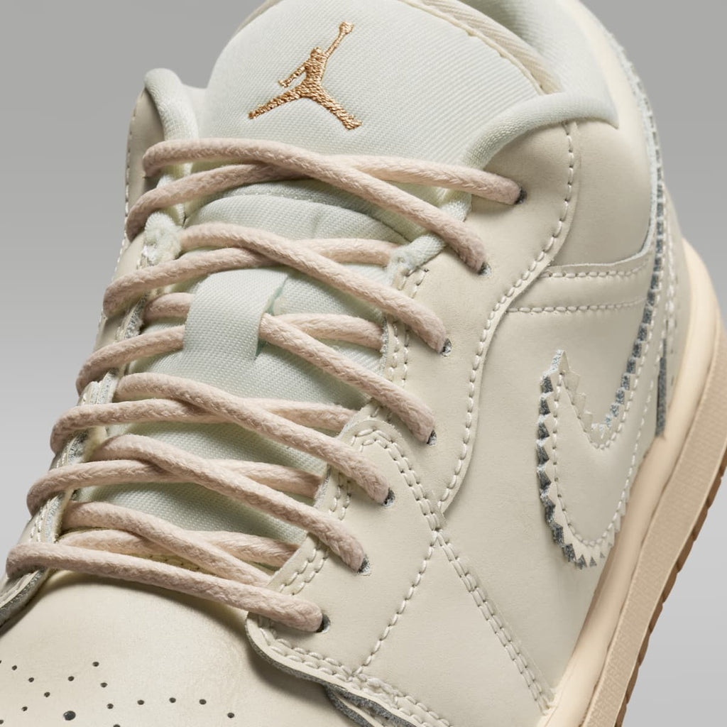 Air Jordan 1 Low SE Women's Shoes - Chalk/Metallic Gold/Pearl White/Chalk - Image 7