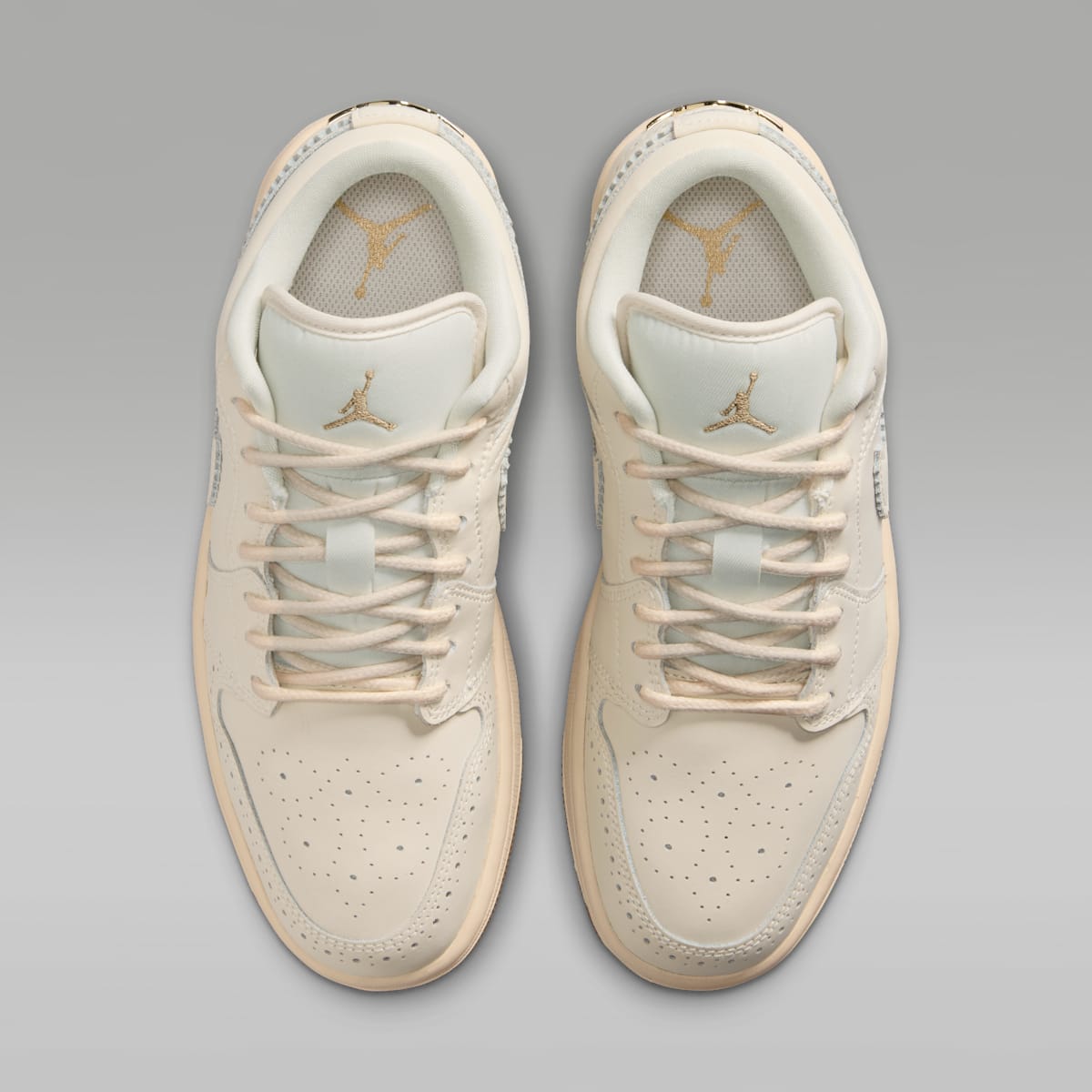 Air Jordan 1 Low SE Women's Shoes - Chalk/Metallic Gold/Pearl White/Chalk - Image 4