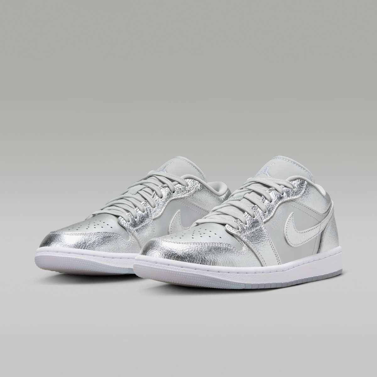 Air Jordan 1 Low SE Women's Shoes - Metallic Silver/Wolf Grey/White/Photon Dust