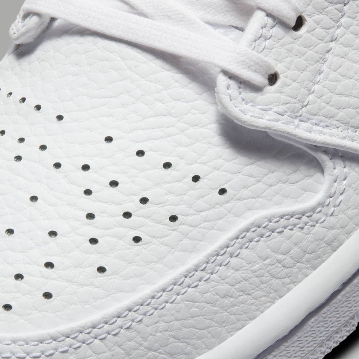 Air Jordan 1 Low SE Women's Shoes - White/White/Metallic Gold - Image 7
