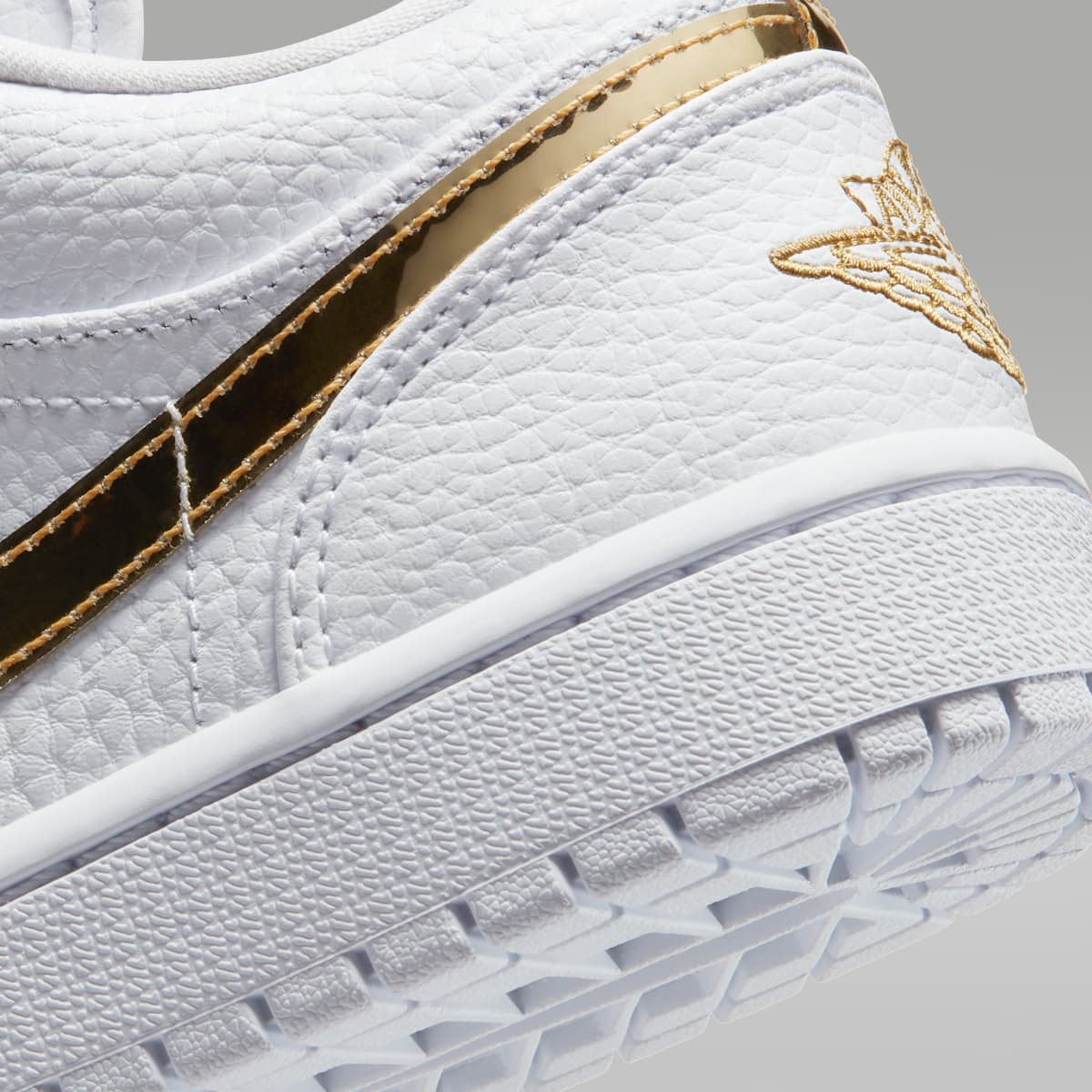 Air Jordan 1 Low SE Women's Shoes - White/White/Metallic Gold - Image 8