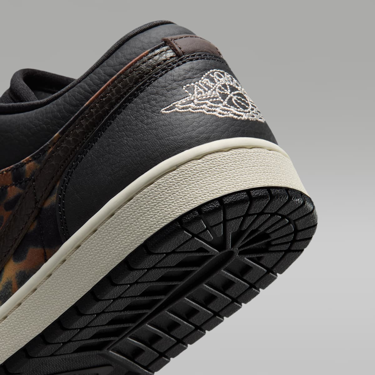 Air Jordan 1 Low SE Women's Shoes - Black/Velvet Brown/Chalk - Image 8
