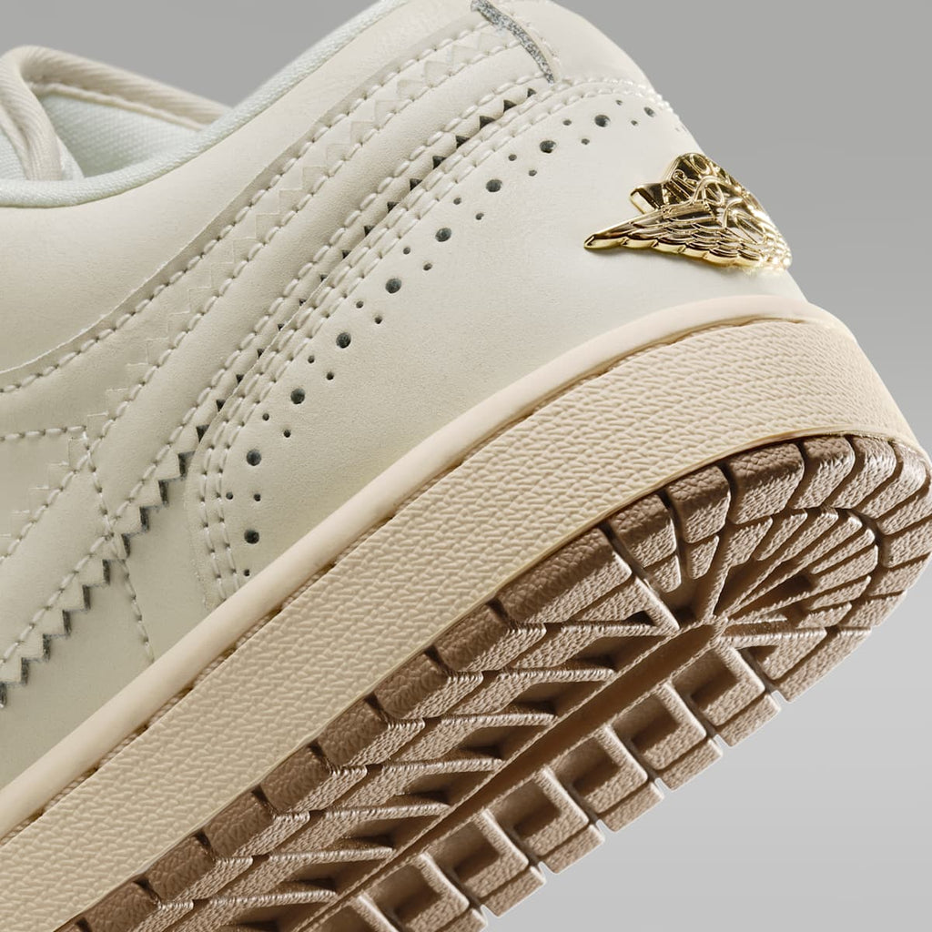 Air Jordan 1 Low SE Women's Shoes - Chalk/Metallic Gold/Pearl White/Chalk - Image 8