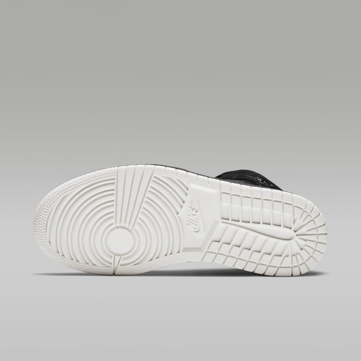 Air Jordan 1 Mid Women's Shoes - Black/White/Phantom - Image 2