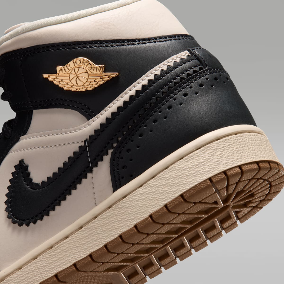 Air Jordan 1 Mid SE Women's Shoes - Off Noir/Chalk/Pearl White/Chalk - Image 8