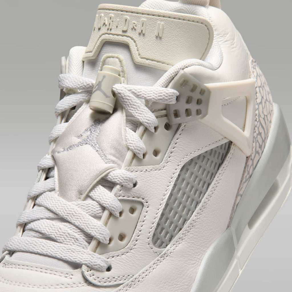 Jordan Spizike Low Women's Shoes - Swan/Wolf Grey/Metallic Silver
