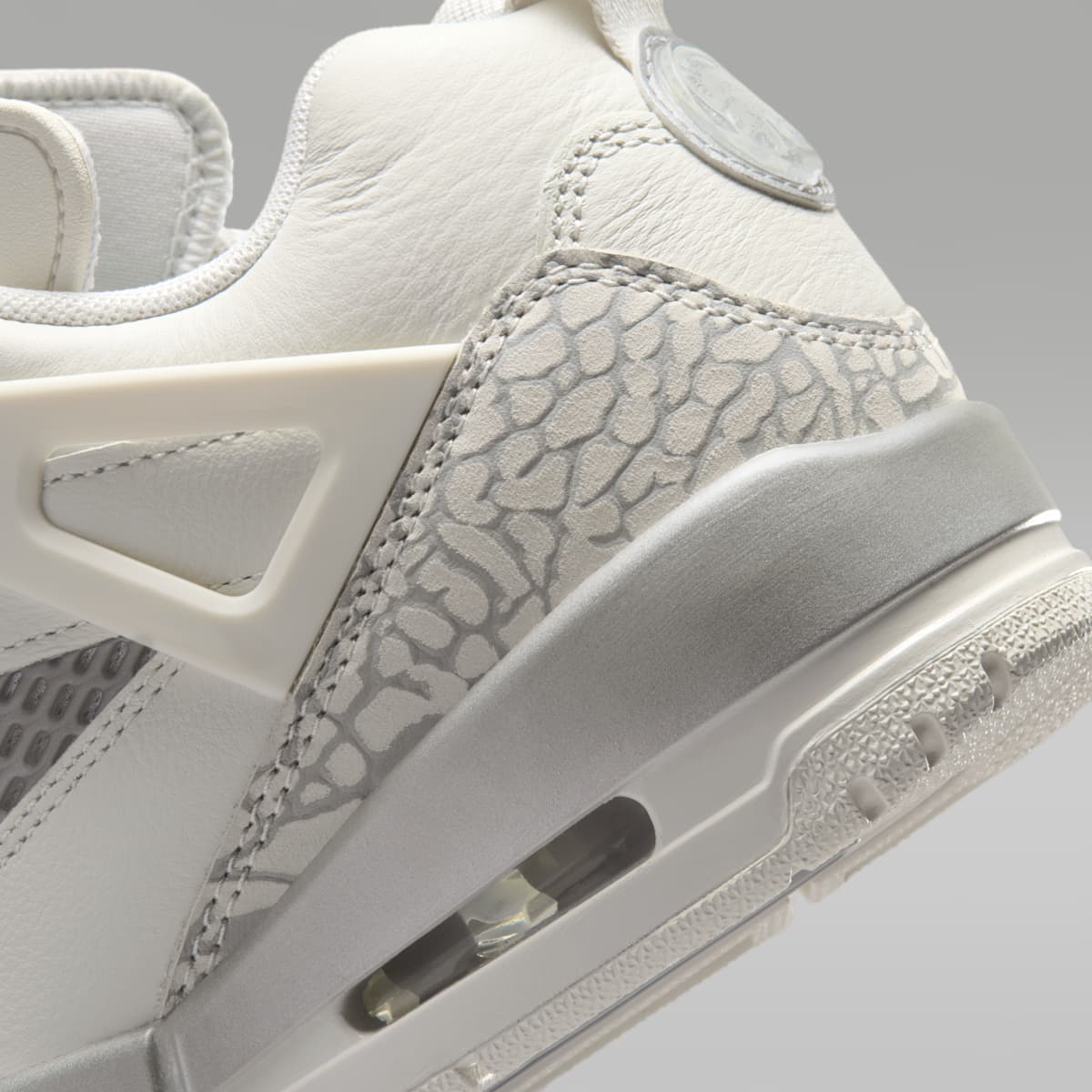 Jordan Spizike Low Women's Shoes - Swan/Wolf Grey/Metallic Silver