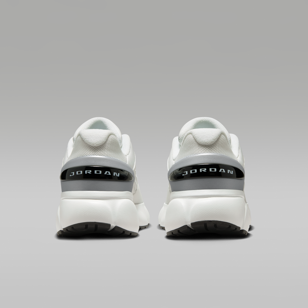 Jordan Trunner Flow Women's Shoes - Summit White/Metallic Silver/Black