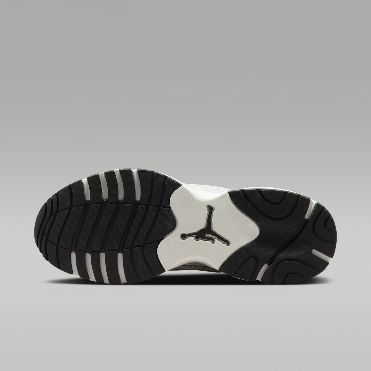 Jordan Trunner Flow Women's Shoes - Summit White/Metallic Silver/Black