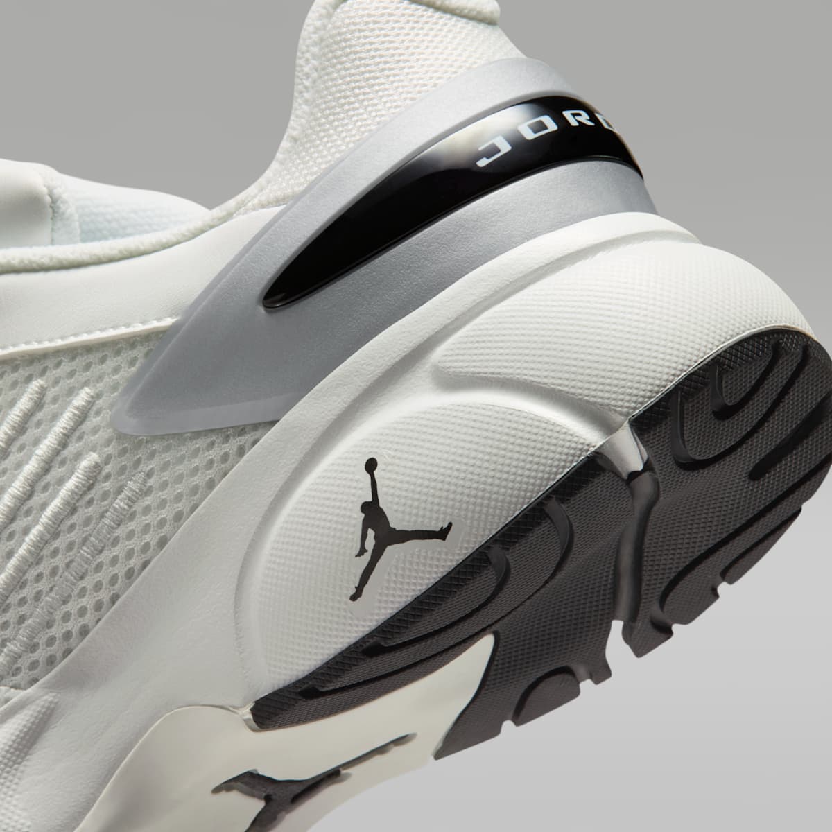 Jordan Trunner Flow Women's Shoes - Summit White/Metallic Silver/Black - Image 8