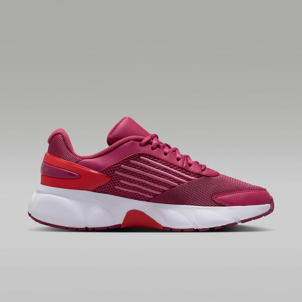 Jordan Trunner Flow Women's Shoes - Sweet Beet/Pale Ivory/Desert Berry/Track Red - Image 3