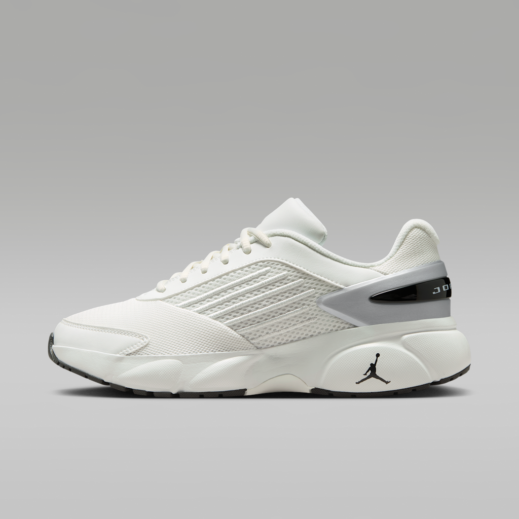 Jordan Trunner Flow Women's Shoes - Summit White/Metallic Silver/Black