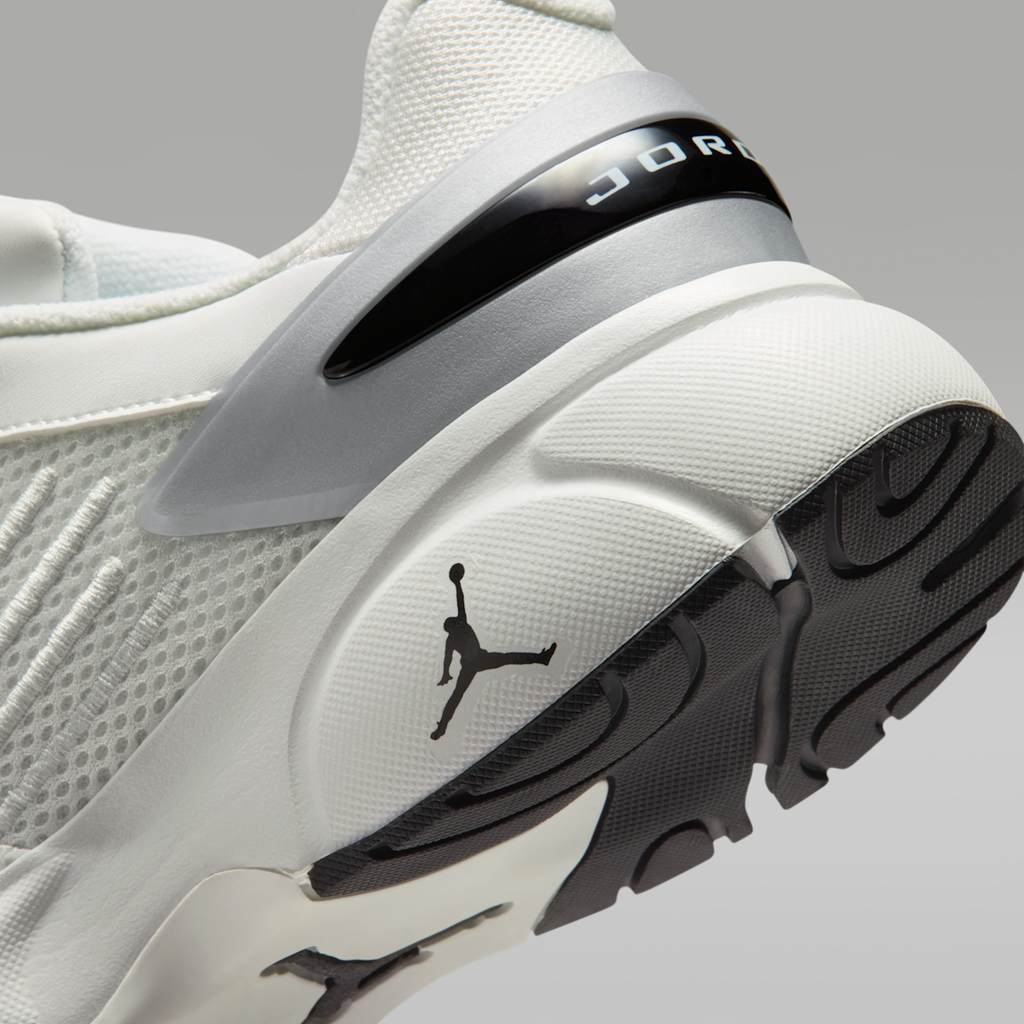 Jordan Trunner Flow Women's Shoes - Summit White/Metallic Silver/Black