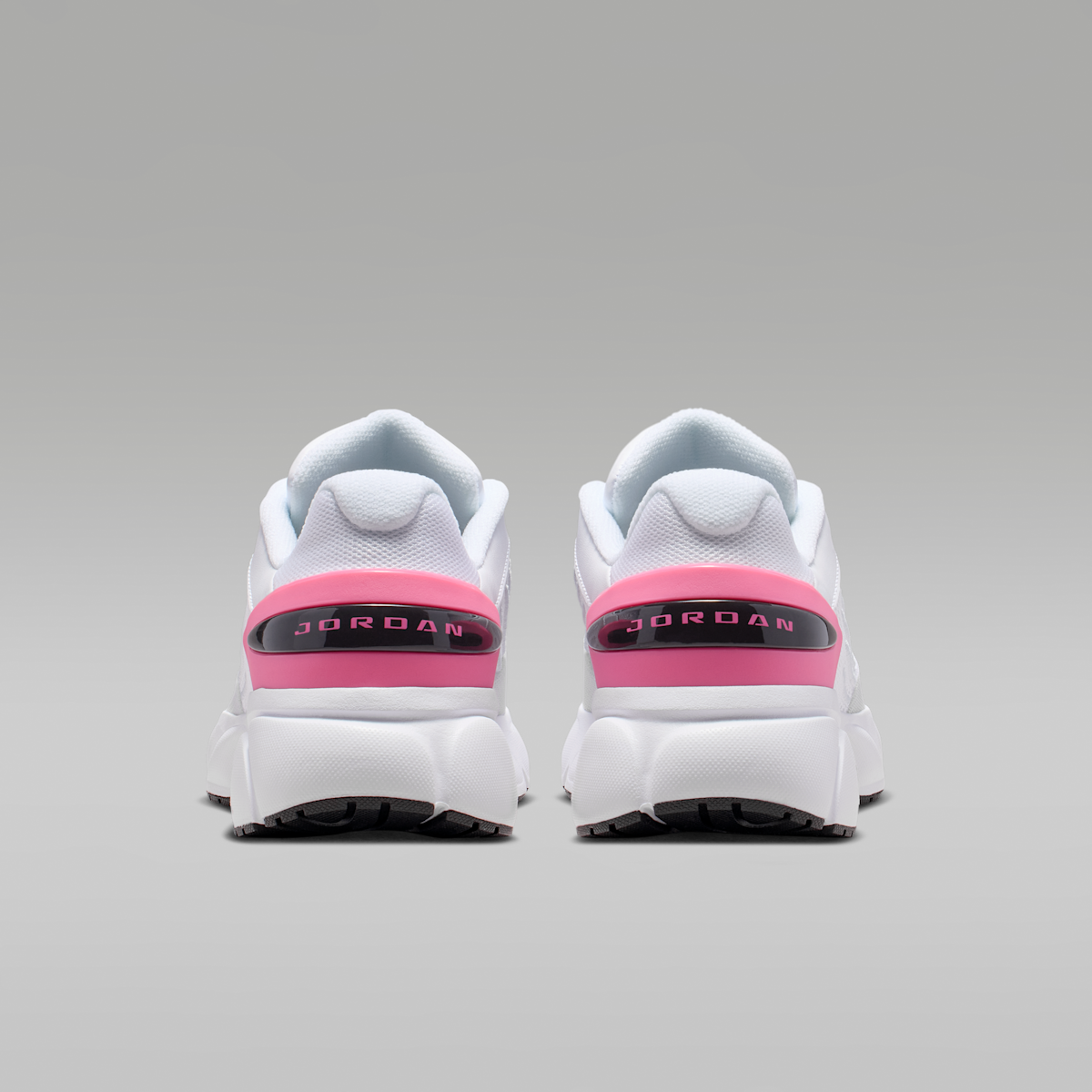 Jordan Trunner Flow Women's Shoes - White/Black/Pure Platinum/Pinksicle