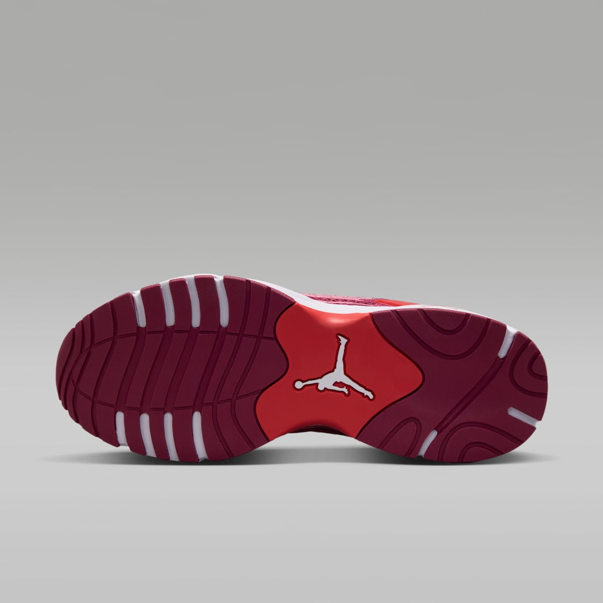 Jordan Trunner Flow Women's Shoes - Sweet Beet/Pale Ivory/Desert Berry/Track Red - Image 2