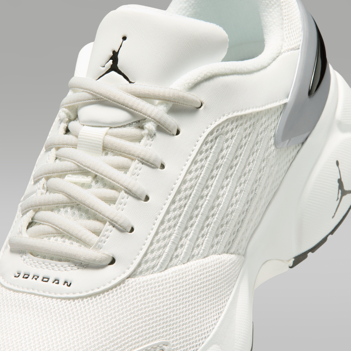 Jordan Trunner Flow Women's Shoes - Summit White/Metallic Silver/Black