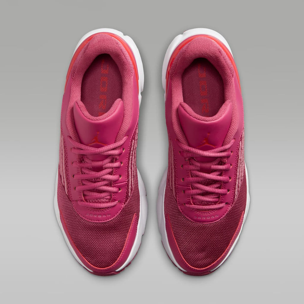 Jordan Trunner Flow Women's Shoes - Sweet Beet/Pale Ivory/Desert Berry/Track Red - Image 4