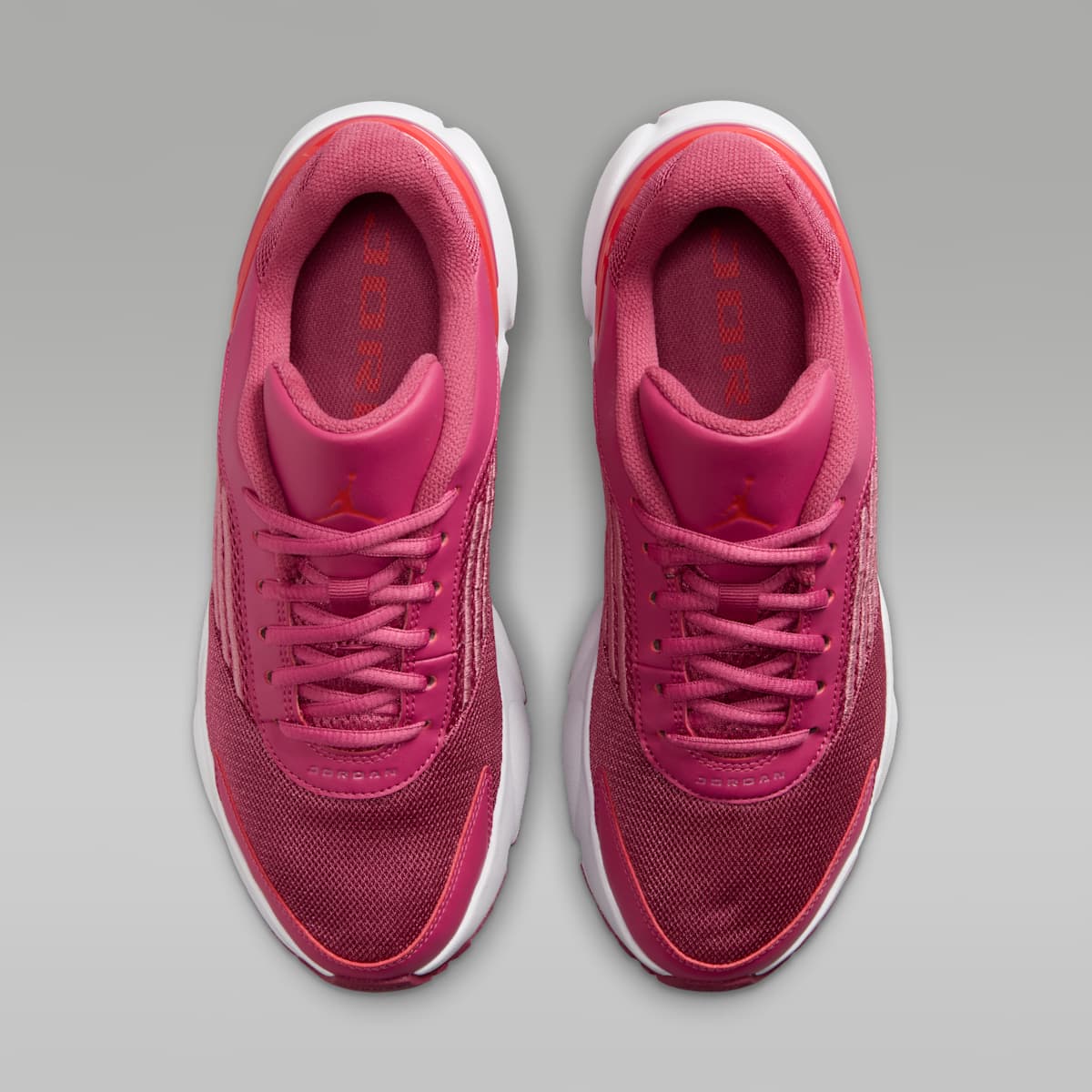 Jordan Trunner Flow Women's Shoes - Sweet Beet/Pale Ivory/Desert Berry/Track Red - Image 4