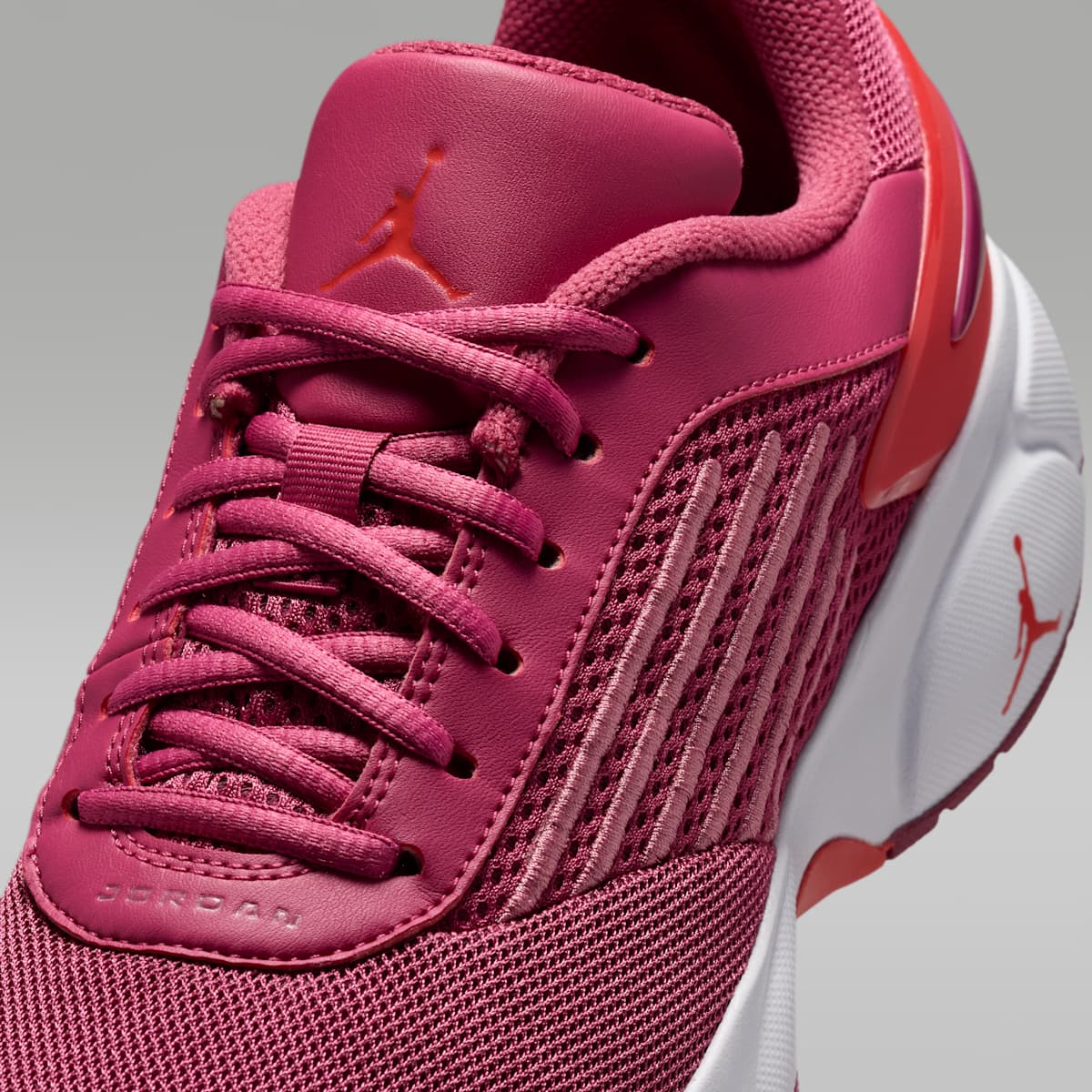 Jordan Trunner Flow Women's Shoes - Sweet Beet/Pale Ivory/Desert Berry/Track Red - Image 7