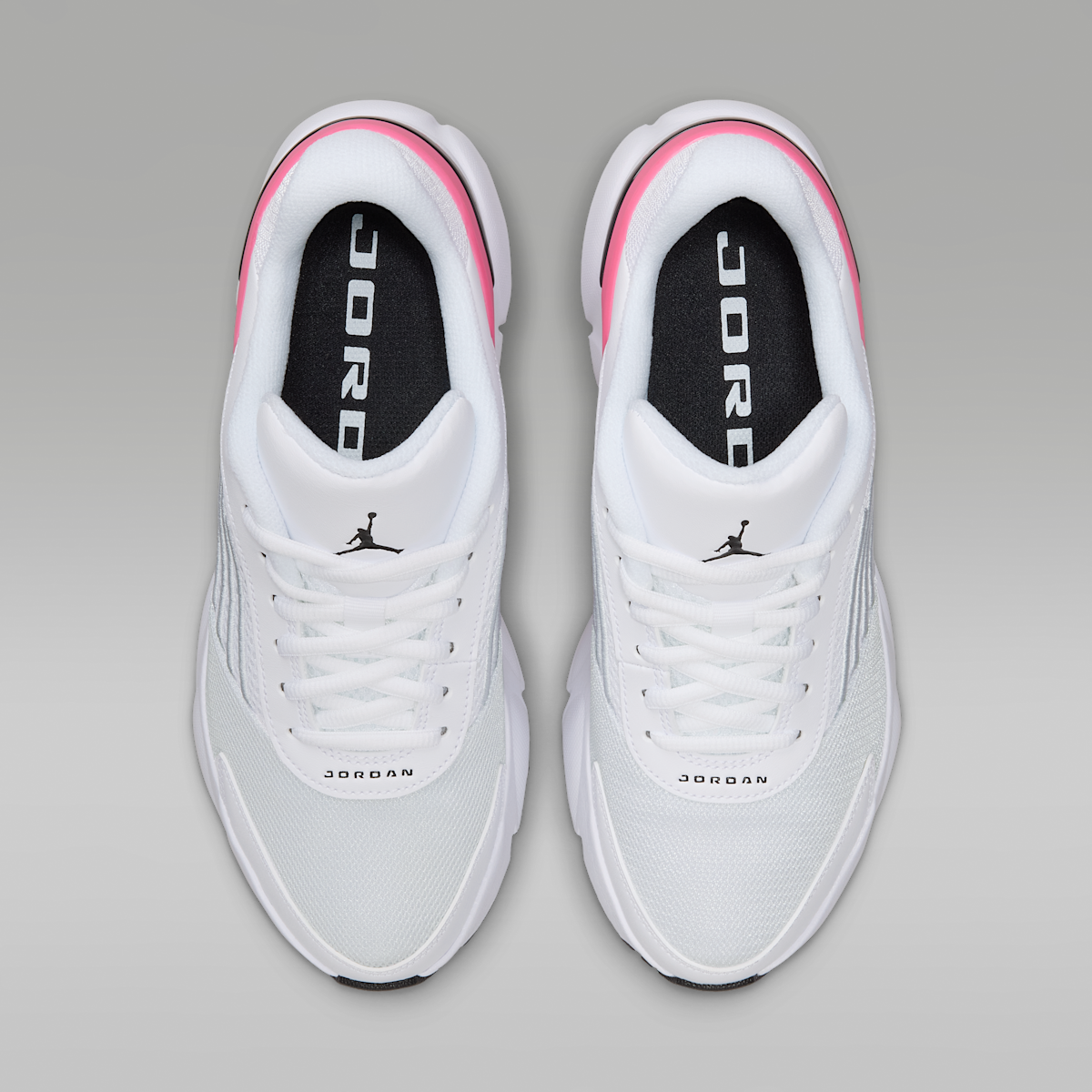 Jordan Trunner Flow Women's Shoes - White/Black/Pure Platinum/Pinksicle