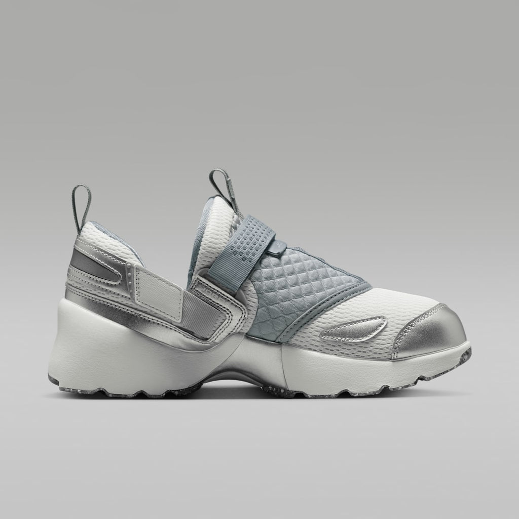 Jordan Trunner LX Women's Shoes - Wolf Grey/Reflective Silver/Summit White