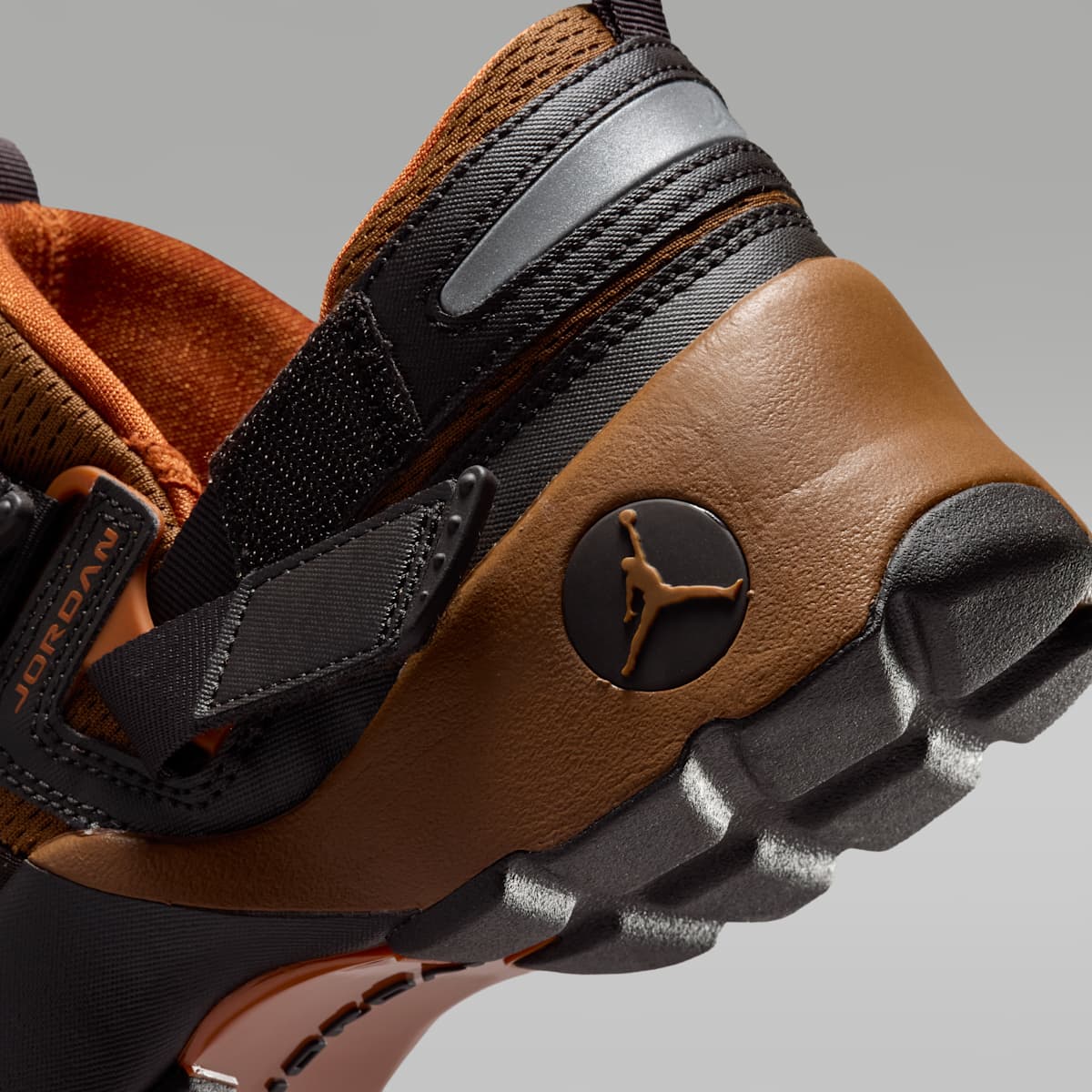 Jordan Trunner LX Women's Shoes - Light British Tan/Reflective Silver/White/Desert Orange - Image 8