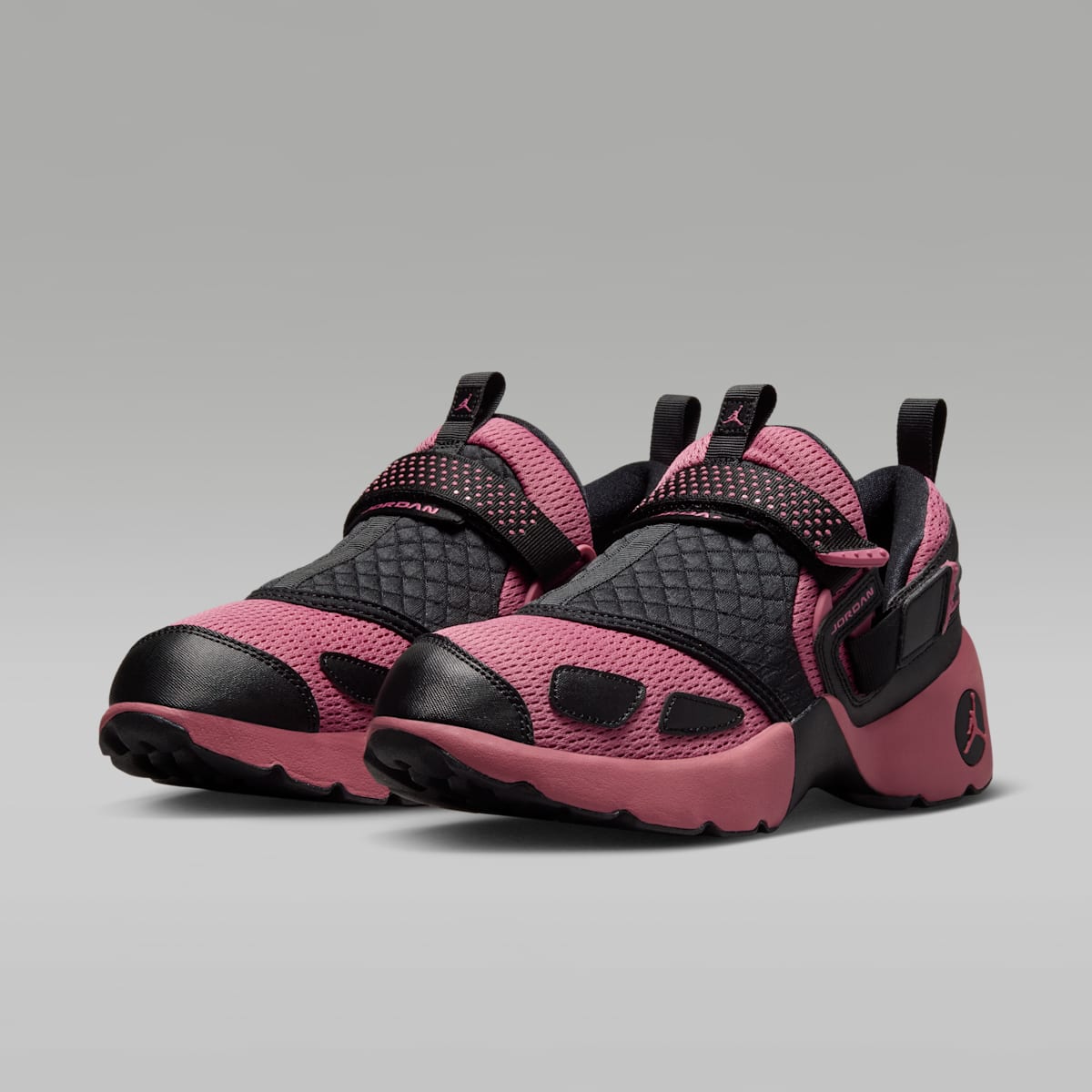 Jordan Trunner LX Women's Shoes - Black/Reflective Silver/Desert Berry
