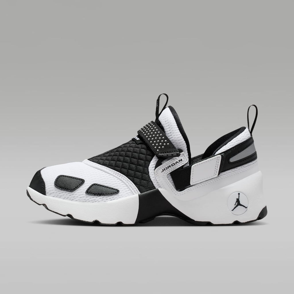 Jordan Trunner LX Women's Shoes - White/Reflective Silver/Black