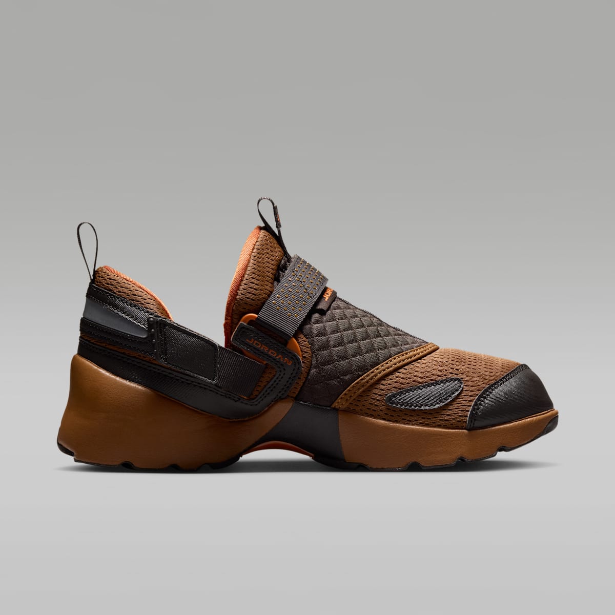 Jordan Trunner LX Women's Shoes - Light British Tan/Reflective Silver/White/Desert Orange - Image 3