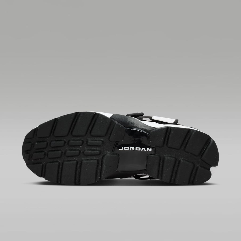 Jordan Trunner LX Women's Shoes - White/Reflective Silver/Black