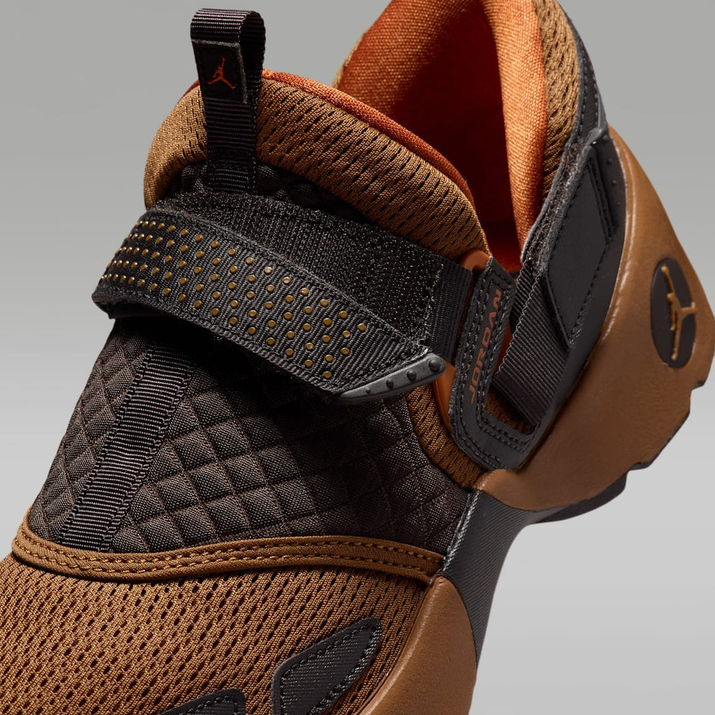 Jordan Trunner LX Women's Shoes - Light British Tan/Reflective Silver/White/Desert Orange - Image 7
