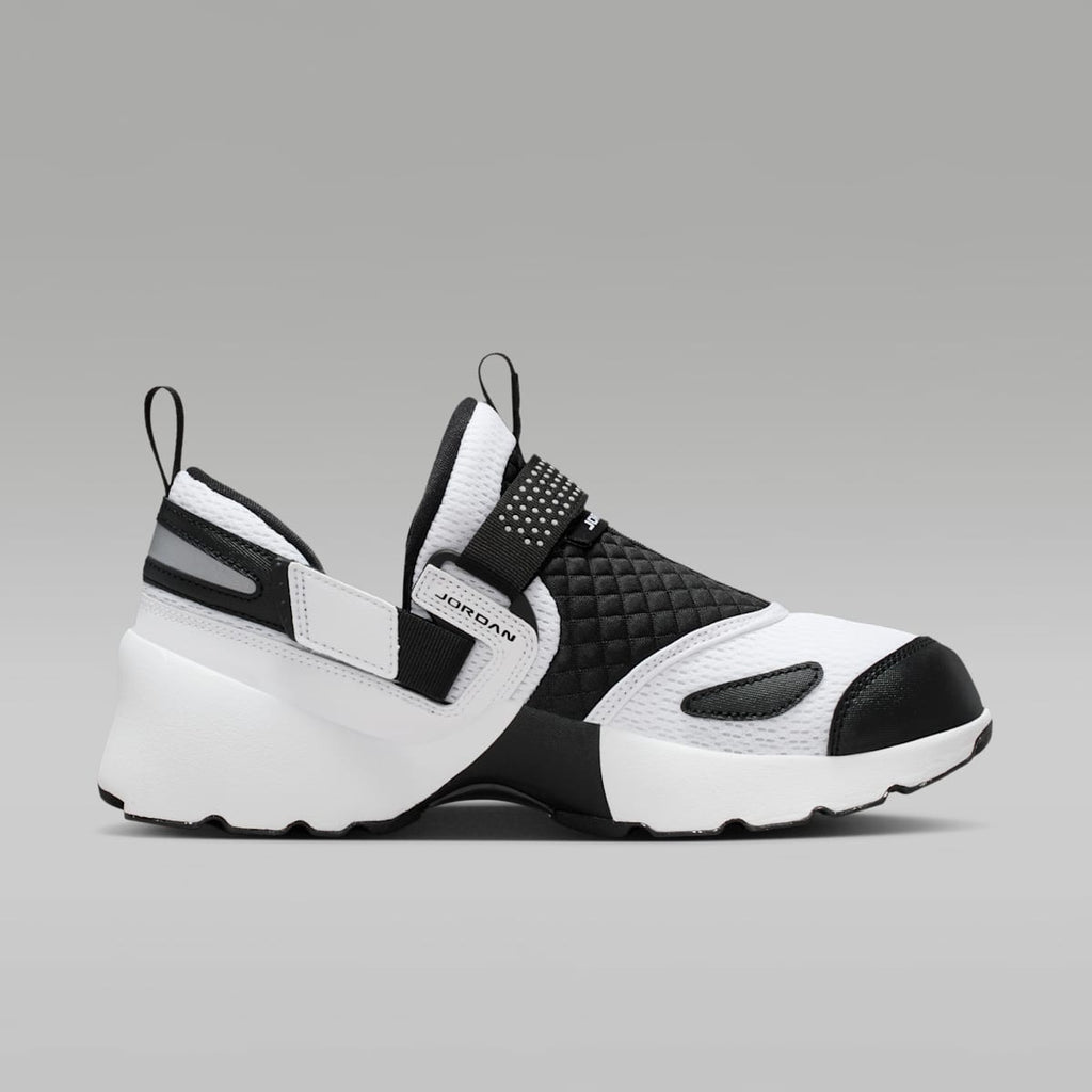 Jordan Trunner LX Women's Shoes - White/Reflective Silver/Black