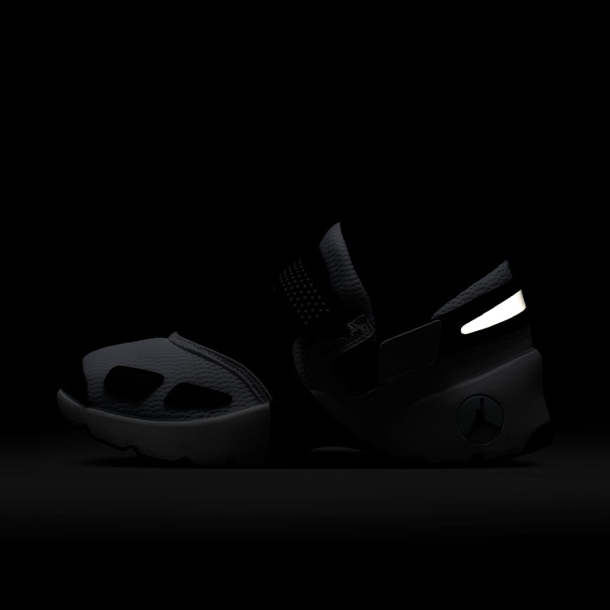 Jordan Trunner LX Women's Shoes - White/Reflective Silver/Black