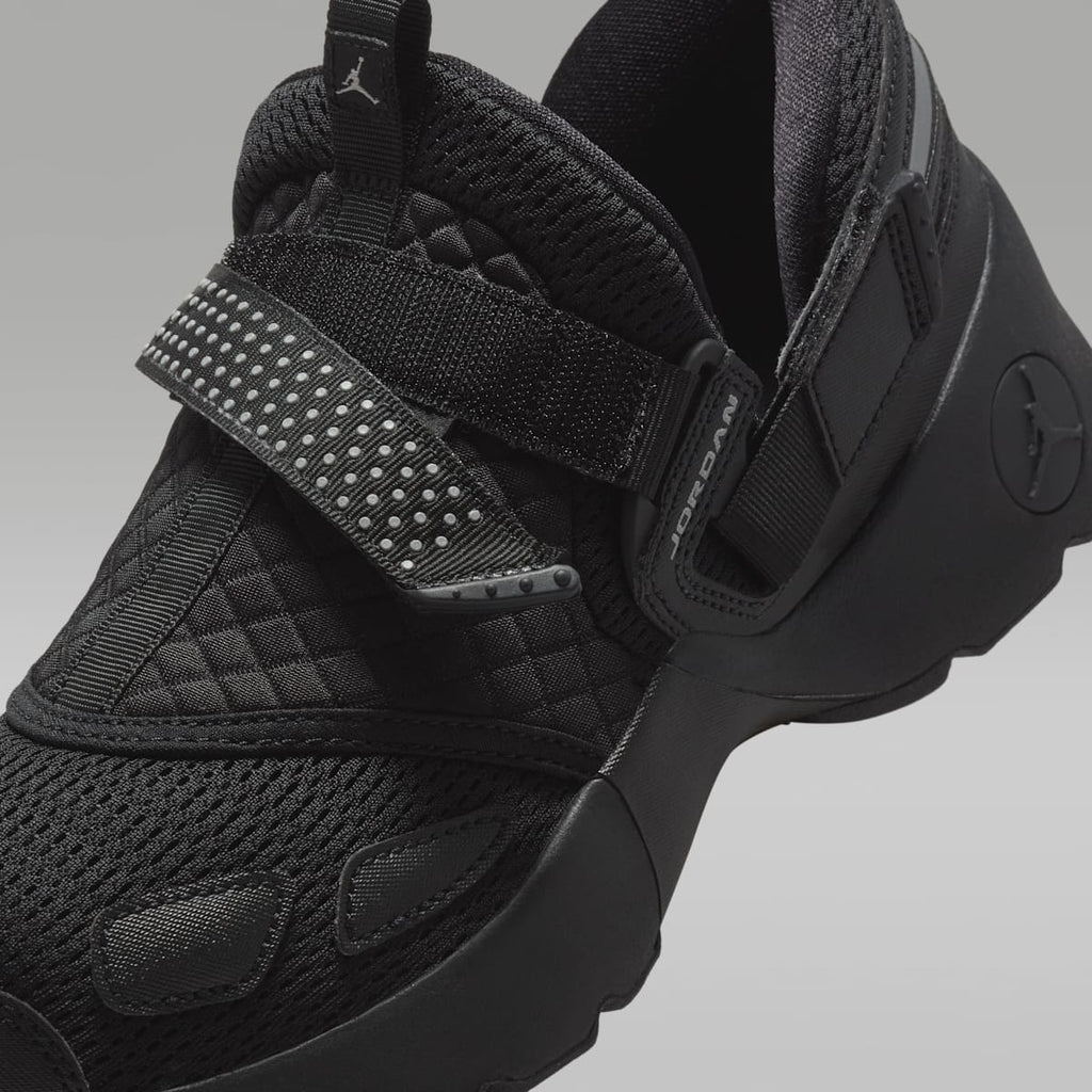 Jordan Trunner LX Women's Shoes - Black/Black/Black - Image 7