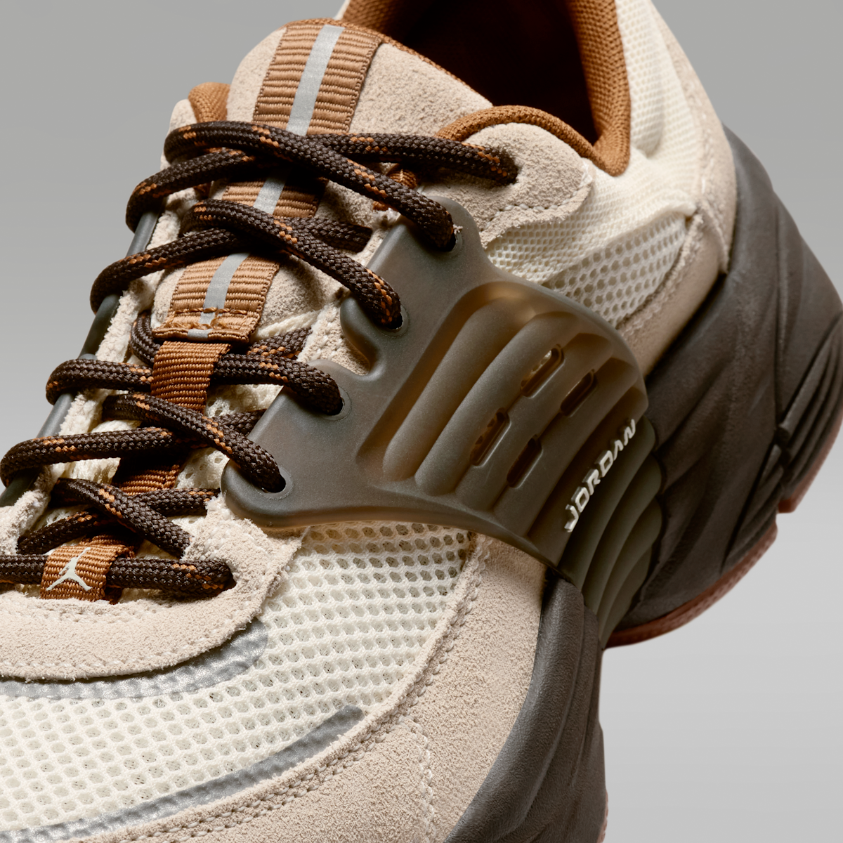 Jordan Trunner O/S Women's Shoes - Soft Pearl/Shadow Brown/Reflective Silver/Light British Tan