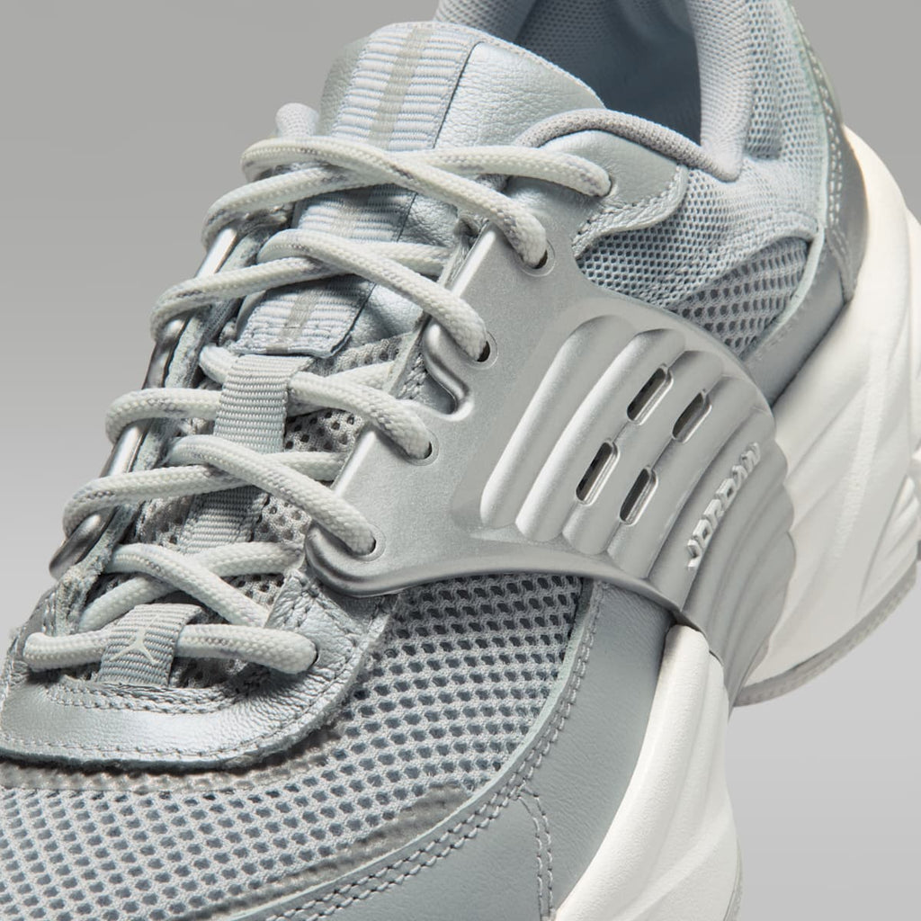 Jordan Trunner O/S Women's Shoes - Swan/Wolf Grey/Reflect Silver/Summit White - Image 7
