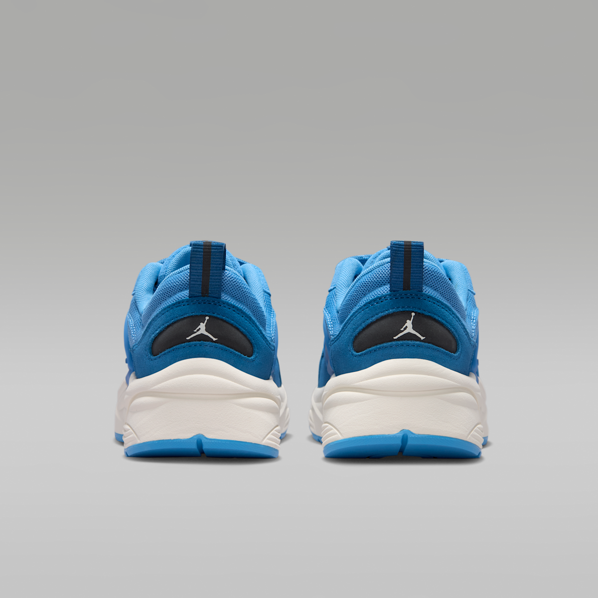 Jordan Trunner O/S Women's Shoes - Blue Beyond/True Blue/Soft Pearl